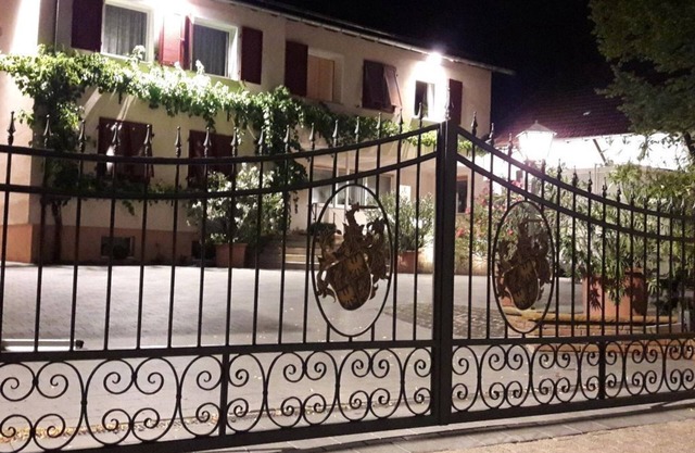 Vacation apartment Weingut Kost - apartment/apartment, shower or bath, WC, 2 bedrooms