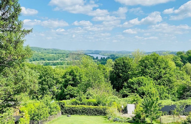 Vacation apartment with lake view in Hattingen - an oasis of well-being in the middle of the Pott!