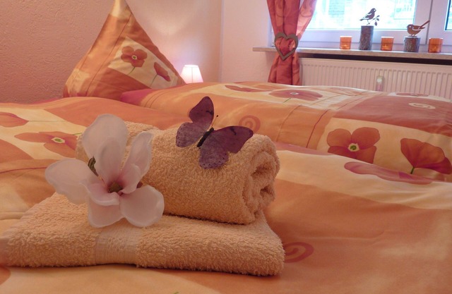 Vacation apartment with large garden and playground, cozy & modern