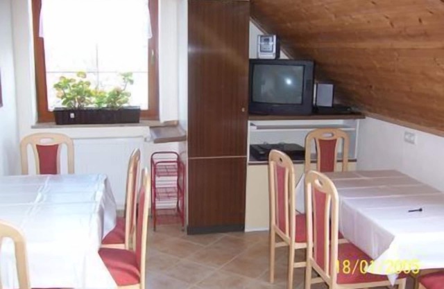 Vacation apartment with large eat-in kitchen