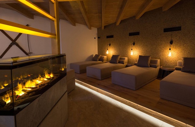 Vacation apartment Zirm 7