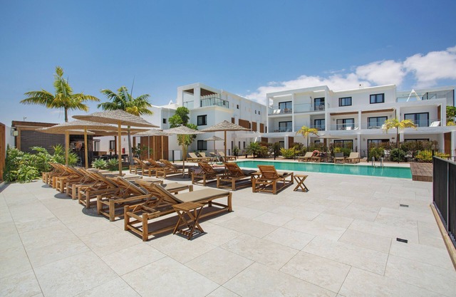 Vacation 'Casa Sunrise' with Sea View, Shared Pool and Wi-Fi