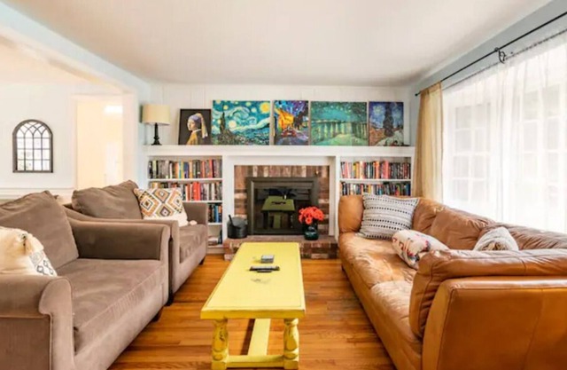 Vacation comfortably near the warm waters of the Nantucket Sound beaches!
