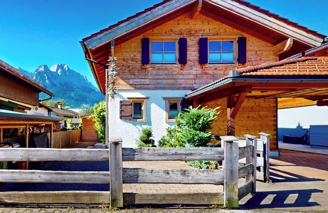 Vacation living for the whole family directly at the Loisach river
