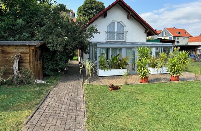 Vacation home with pet-friendly large fenced garden in Bad Tabarz.