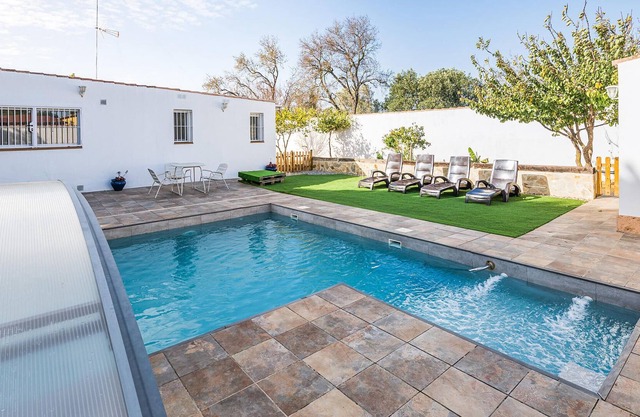 Vacation home in quiet residential area near Cadiz.