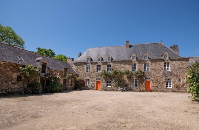 Vacation Home "Manoir Le Cosquer" with Private Terrace, Private Garden & Wi-Fi