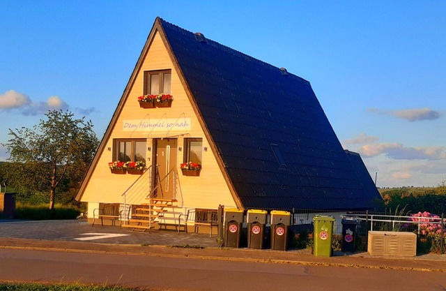 Vacation home 'So close to heaven' with 5 bedrooms, 2 bathrooms, 3x WC, garden