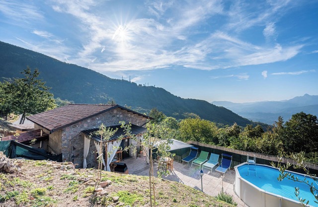 Vacation Home "Agriturismo La Vecchia Scuola" with Private Mini Pool, Private Terraces & Wi-Fi