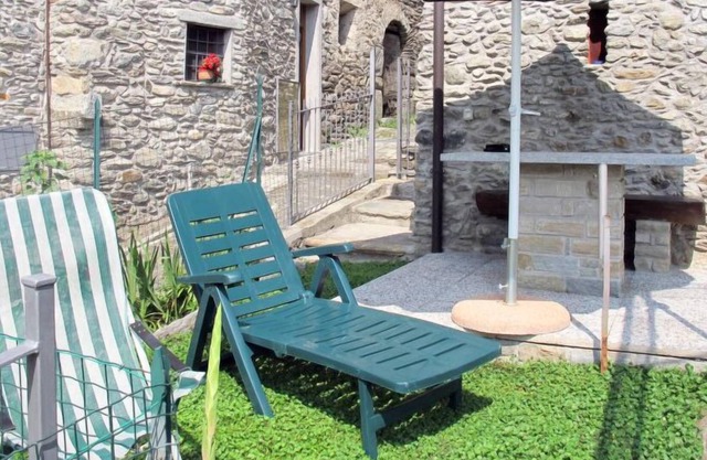 Vacation home Adele in Cremia - 4 persons, 1 bedrooms