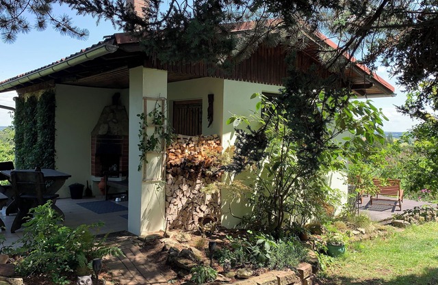 Vacation home "Am Hermannstein" with panoramic view and garden. Vacation with a dog.