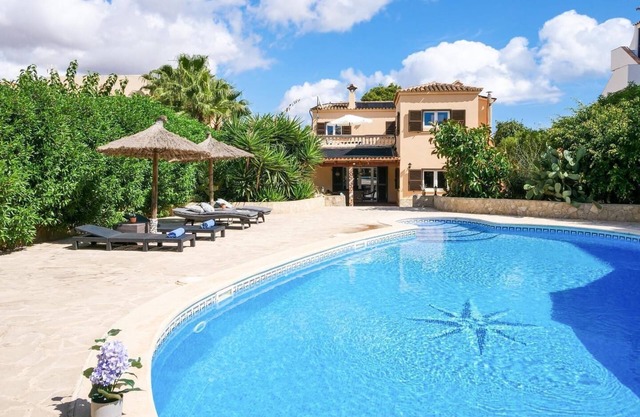 Vacation Home "Apartamento Estrella del Mar" with Pool, A/C, Wi-Fi, Balcony, Terrace & Garden