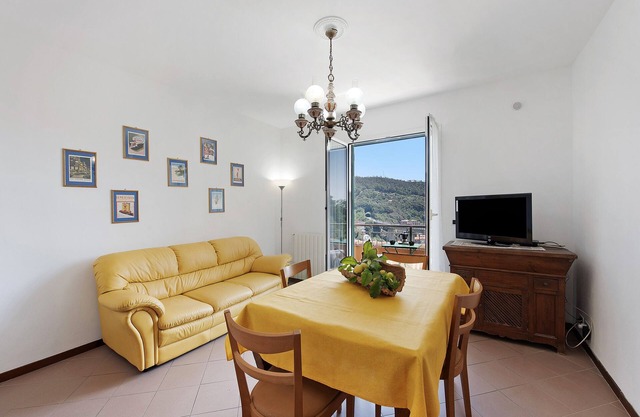Vacation Home "Bagetti" with Sea View, 2 Private Terraces & Wi-Fi