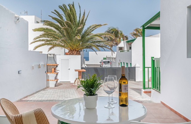 Vacation Home 'Barriguita El Golfo' with Balcony and Wi-Fi