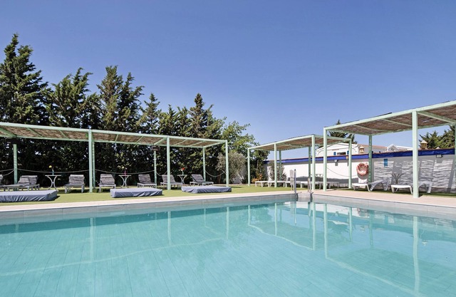 Vacation Home "Bungalow La Villoria Estandar 1" with Shared Pool, Private Terrace & Wi-Fi