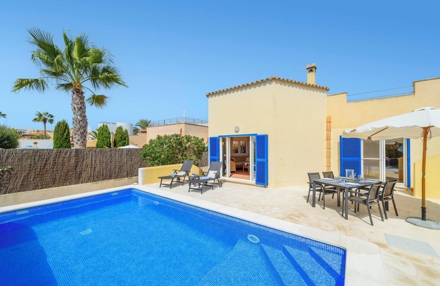Vacation Home Casa Folara with Sea View, Pool, Wi-Fi, Terrace & Garden