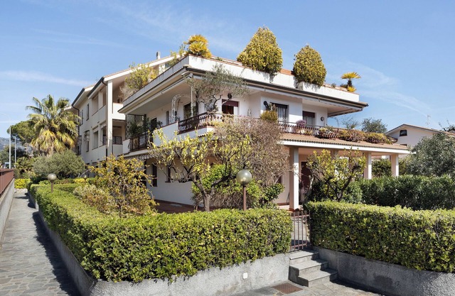 Vacation Home 'Casa di Oleg' with Sea View, Terrace & Garden