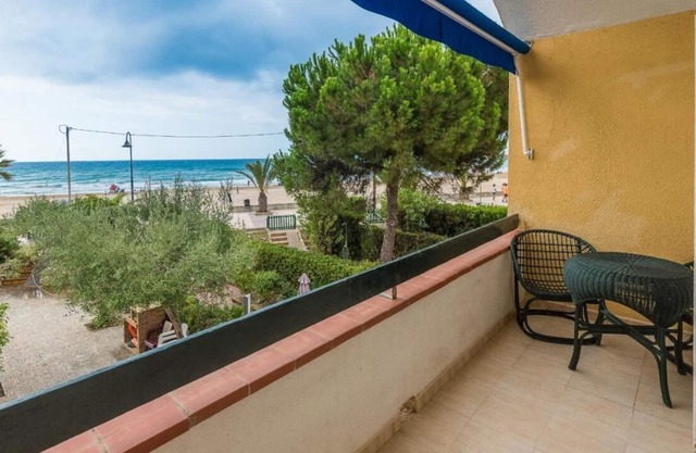 Vacation Home "Calipso Tamarit" with Sea View, Shared Pool & Wi-Fi