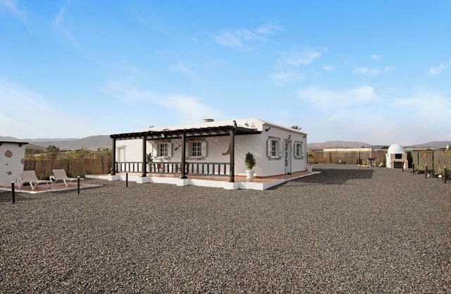 Vacation Home 'Casa Majos' with Mountain View, Private Terrace and Wi-Fi