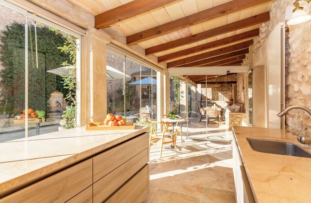 Vacation Home "Casa De Piedra" with Mountain View, Private Pool and Wi-Fi