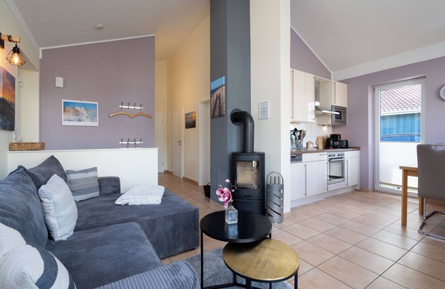 Vacation home close to the beach for 4 people and dog with sauna, fireplace and fenced garden.