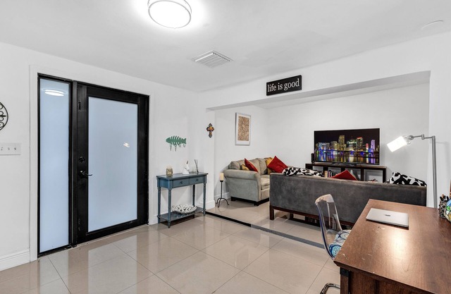 VACATION HOME CLOSE TO BEST PLACES IN MIAMI, DESIGN DISTRICT, WYNWOOD, AIRPORT