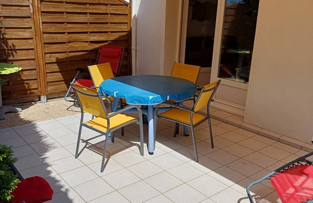 Vacation home DAMGAN, 200m from beach and fishing, quiet, high-speed WIFI.