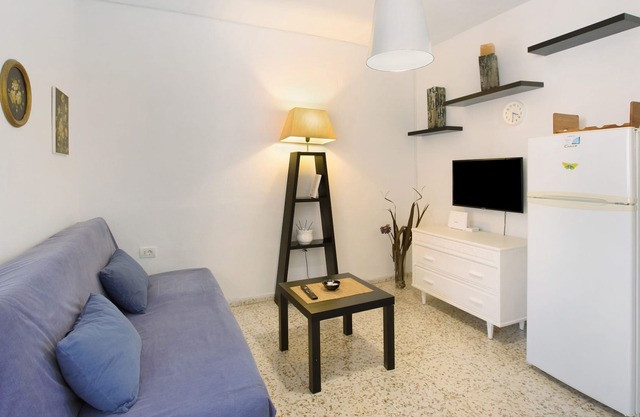 Vacation Home "El Drago 3" with Sea View, Private Terrace & Wi-Fi