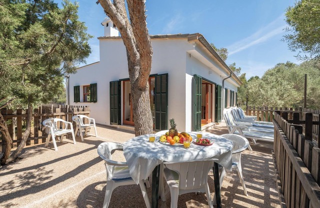 Vacation Home 'Es Jaç' with Mountain View & Garden