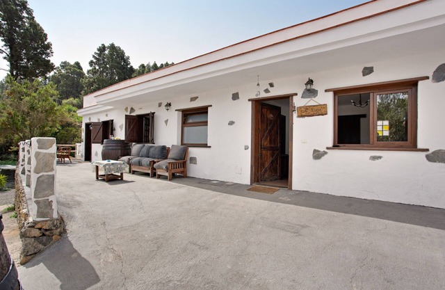 Vacation Home 'Ca Luis' with Mountain View, Shared Terrace and Wi-Fi
