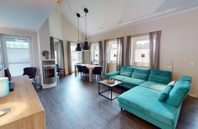 Vacation home for 6-8 people and dog with fireplace, sauna & garden - close to the Baltic Sea!