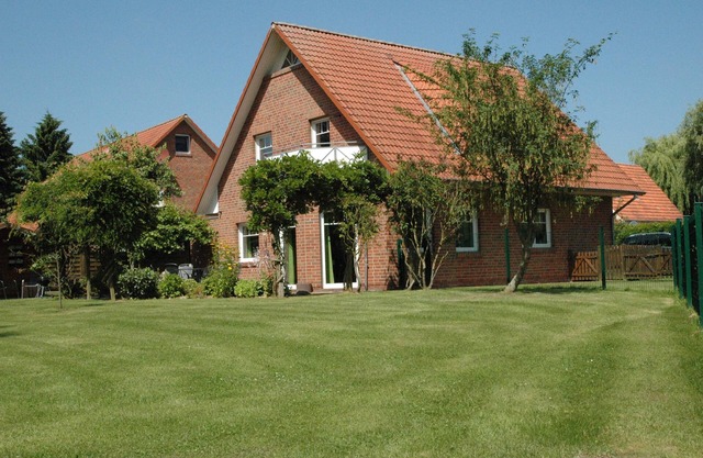 Vacation home for up to 11 people in Sande in Friesland on the North Sea