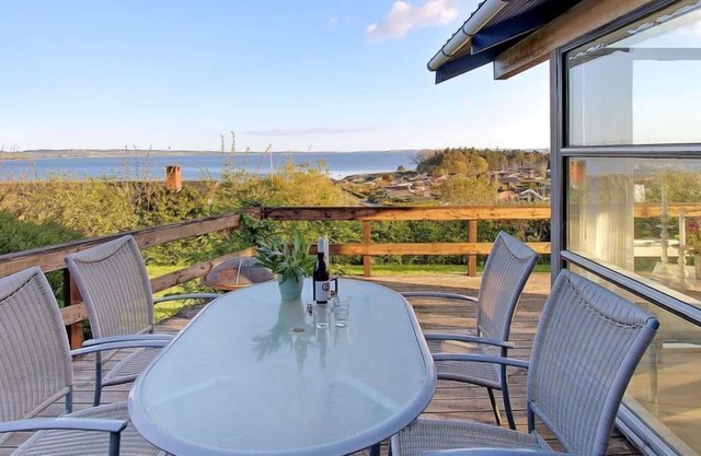 Vacation home "Frithger" - 300m from the sea in Djursland and Mols in Rønde - 6 persons, 3 bedrooms