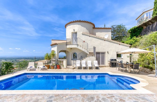 Vacation home Golden by Interhome