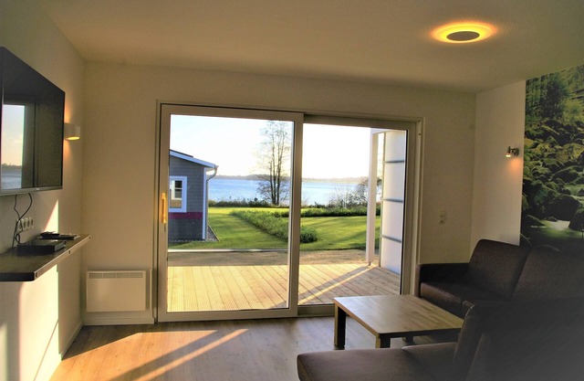 Vacation home H (77 m²) with lake view for up to 4 people