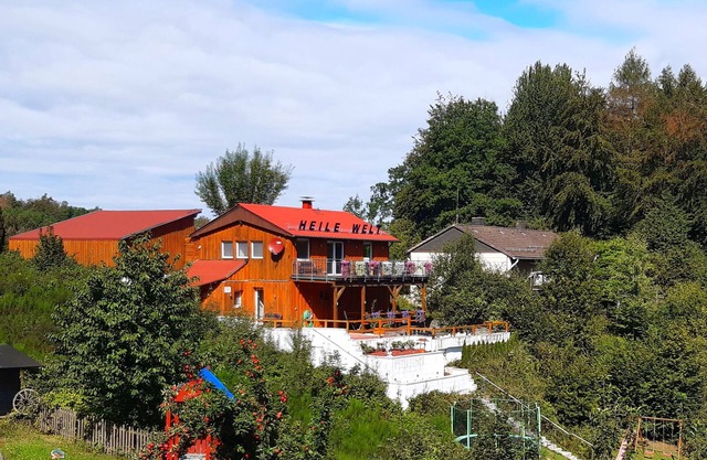 Vacation home HEILE WELT with 3 bedrooms, fireplace, luxury bathroom, child-friendly