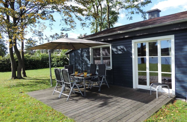 Vacation home I with direct lake access