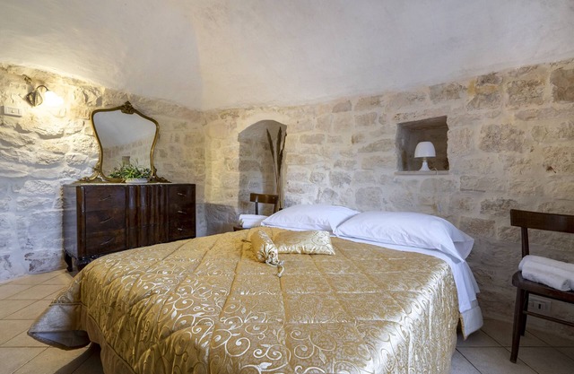 Vacation Home "Il Trullo Bello Ostuni" with 2 Private Terraces, Private Garden & A/C