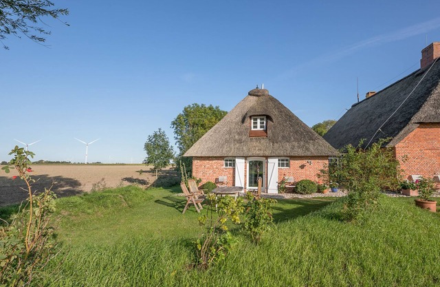 Vacation home Kleine Reetdachkate in Simonsberg for up to 4 people