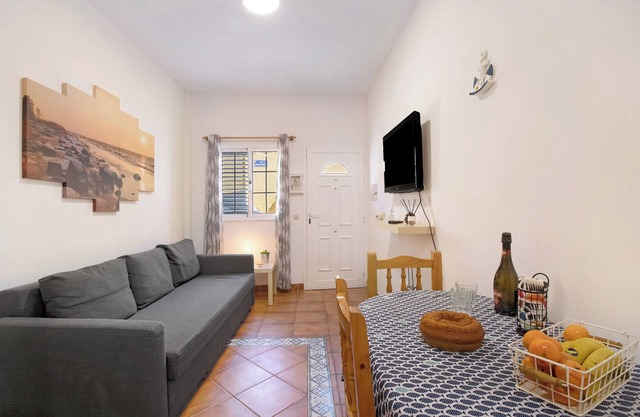 Vacation Home "Las Arenas Bajo" close to the Sea with Wi-Fi