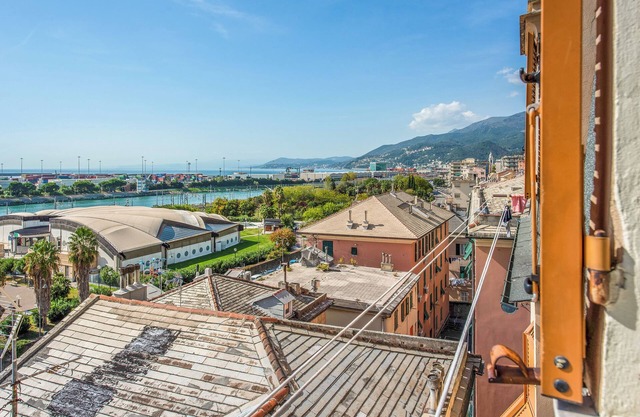 Vacation Home "Laura" with Sea View & Wi-Fi