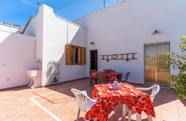 Vacation Home 'Lu Mare e Lu Ientu' with Garden & A/C
