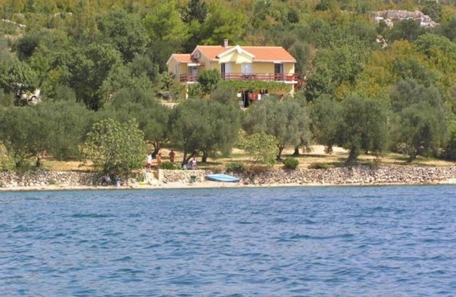 Vacation home Nella, directly by the sea