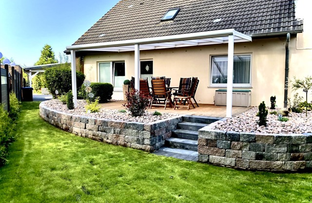 Vacation Home "Nordsee 9 Personen" with Private Terrace, Private Garden & Wi-Fi