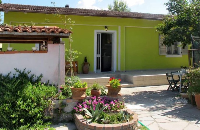 Vacation home Pucci in Marina di Massa - 4 persons, 1 bedrooms