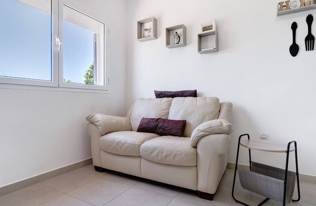 Vacation Home 'Parigina' with Sea View, Private Terrace and Wi-Fi