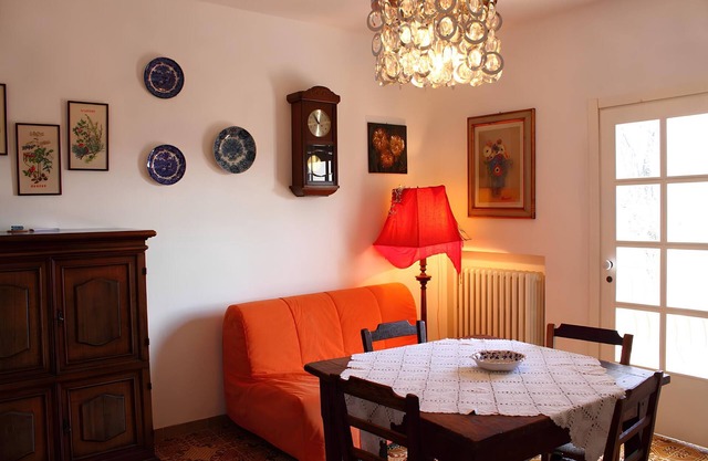Vacation Home "Re Piano I Fiori" with Balcony, Shared Pool & Wi-Fi