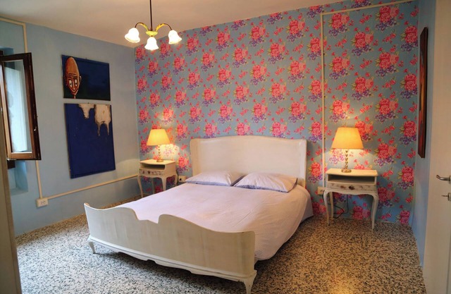 Vacation Home "Re Piano Le Colline" with Shared Pool, Private Terrace & Wi-Fi