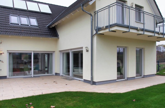 Vacation Home "Ruhiges Einfamilienhaus" with Private Terrace, Private Garden & Wi-Fi