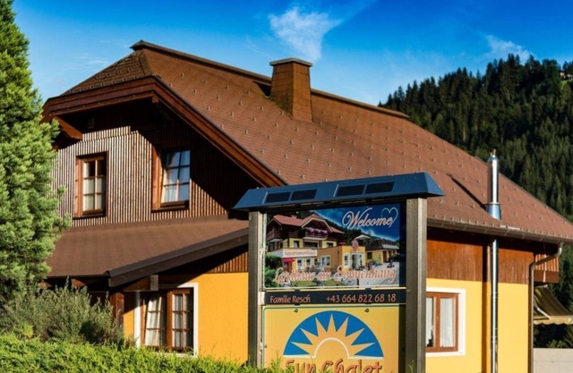 Vacation home, shower and bath, WC, sleeps 4 or more - Sun Chalet